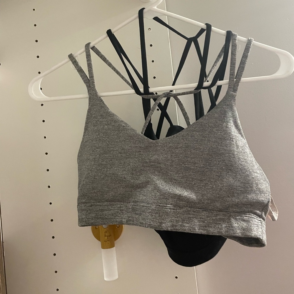 Two Old Navy Cross Back Strappy Sports Bras Gray & Black